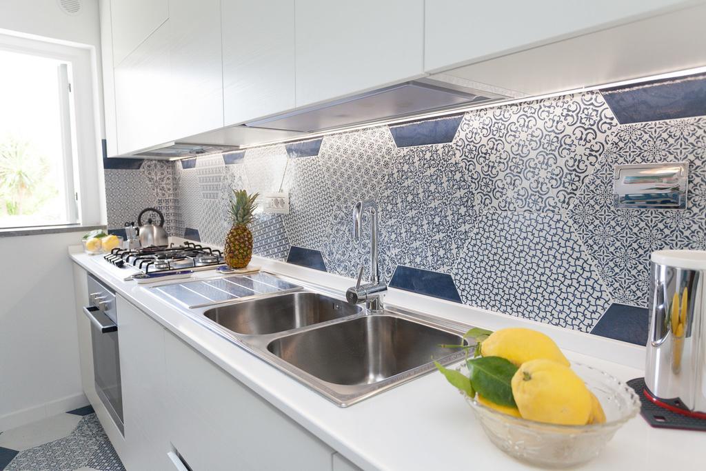Вилла Desy'S House Минори Экстерьер фото